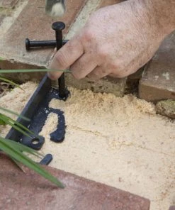 Thing Edging 8-Pack 8-in Black Plastic Paver Spike -Cheap Landscaping Store 08789008