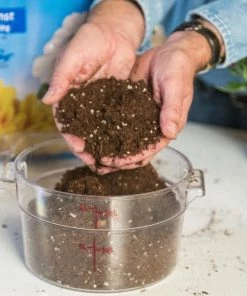 Miracle-Gro Soil & Soil Amendments Moisture Control 50-Quart Potting Soil Mix -Cheap Landscaping Store 08874039