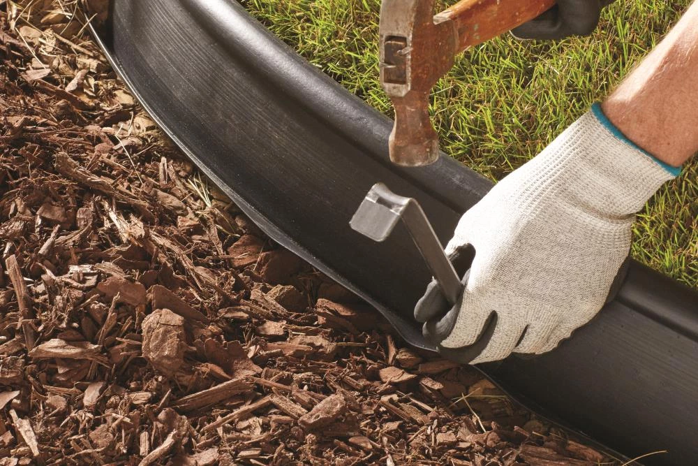 Expert Edge Professional-Grade 60-ft Black Plastic Landscape Edging Roll 3 Expert Edge Professional-Grade 60-ft Black Plastic Landscape Edging Roll - Image 3