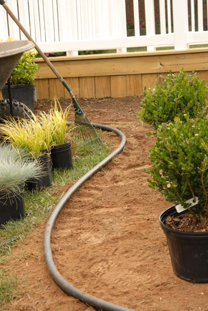 Expert Edge Professional-Grade 60-ft Black Plastic Landscape Edging Roll 6 Expert Edge Professional-Grade 60-ft Black Plastic Landscape Edging Roll - Image 6