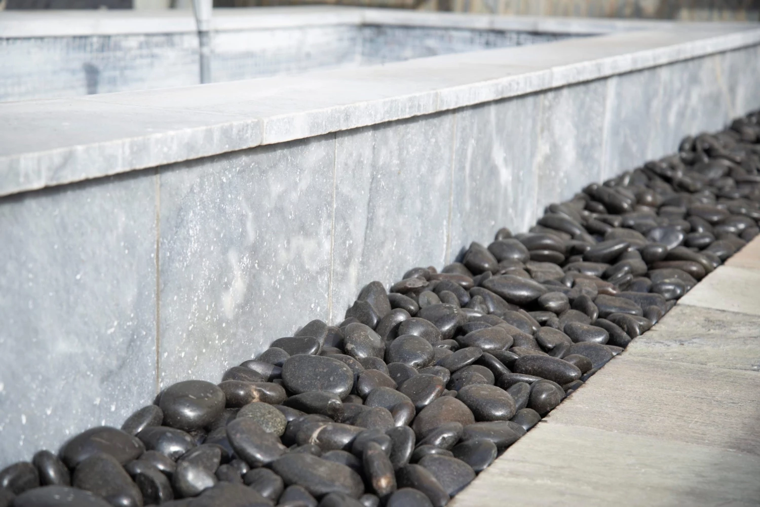 WonderLand Landscaping Rock 0.4-cu ft Black Decorative Rock 4 WonderLand Landscaping Rock 0.4-cu ft Black Decorative Rock - Image 4