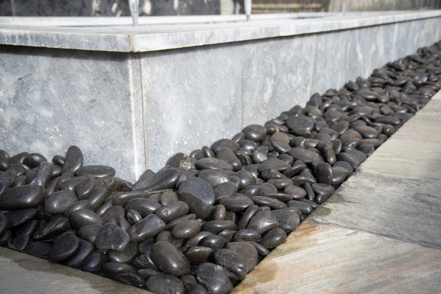 WonderLand Landscaping Rock 0.4-cu ft Black Decorative Rock 6 WonderLand Landscaping Rock 0.4-cu ft Black Decorative Rock - Image 6